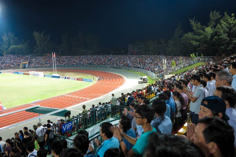 Đây là sân vận động có sức chứa lớn nhất ở Việt Nam (hơn cả sân Mỹ Đình) với 60.000 chỗ